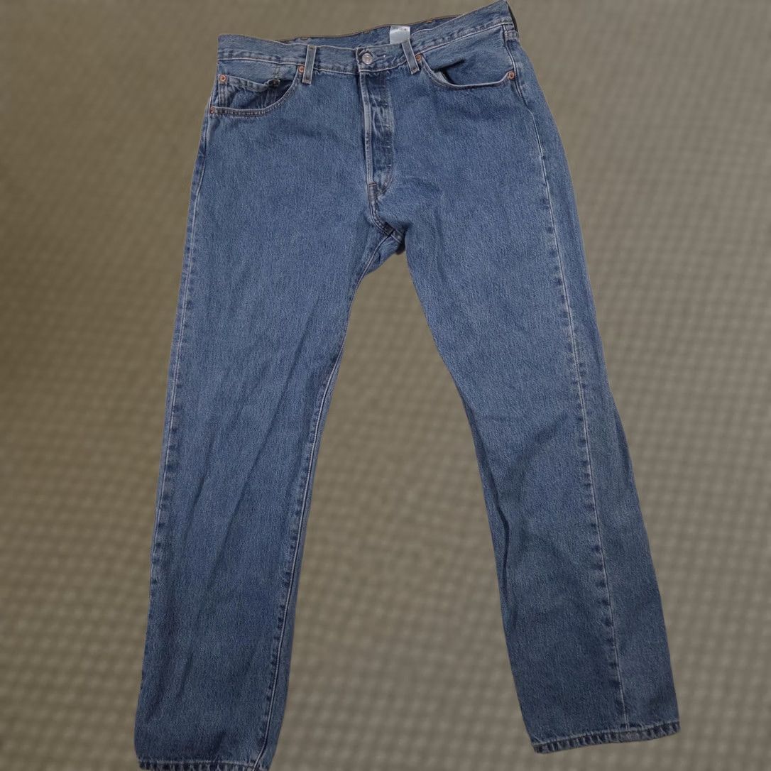 Levi's Levi's 501 Jeans Mens 38x34 Medium Blue Button Fly Straight Leg Denim Red Tab Shirt? Size US 38 / EU 54 - 1 Thumbnail