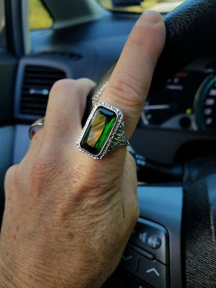 Designer Vintage Emerald Green Cut Retro Hollow Antique Silver Ring Size ONE SIZE - 7 Thumbnail