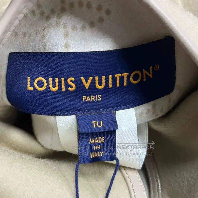 Louis Vuitton Louis Vuitton size os Full print shawl Cape Size US M / EU 48-50 / 2 - 2 Thumbnail