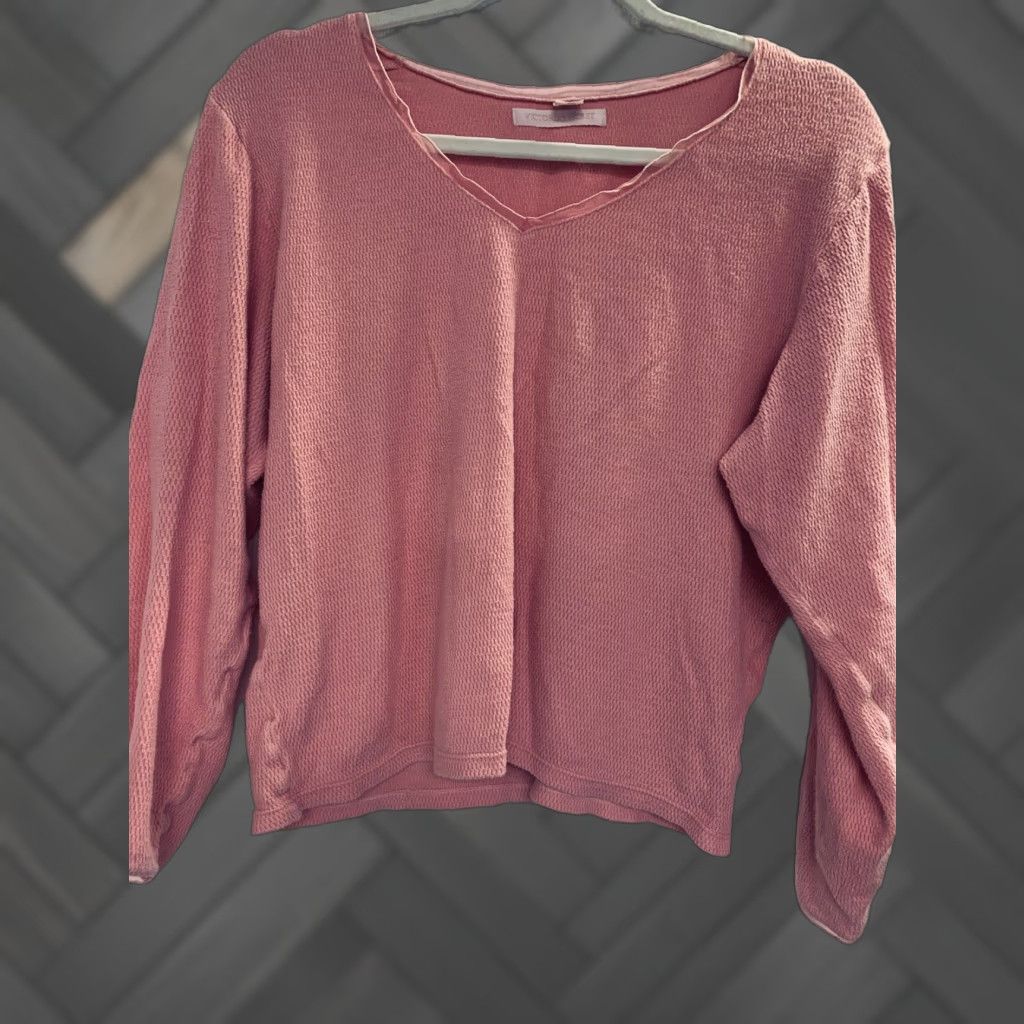 Victoria's Secret Victoria's Secret Pajama Set Shirt Capri Wide Leg Pink L Women Adult Large Long Sleeve Pink Capri Pajama Set Size L / US 10 / IT 46 - 1 Thumbnail