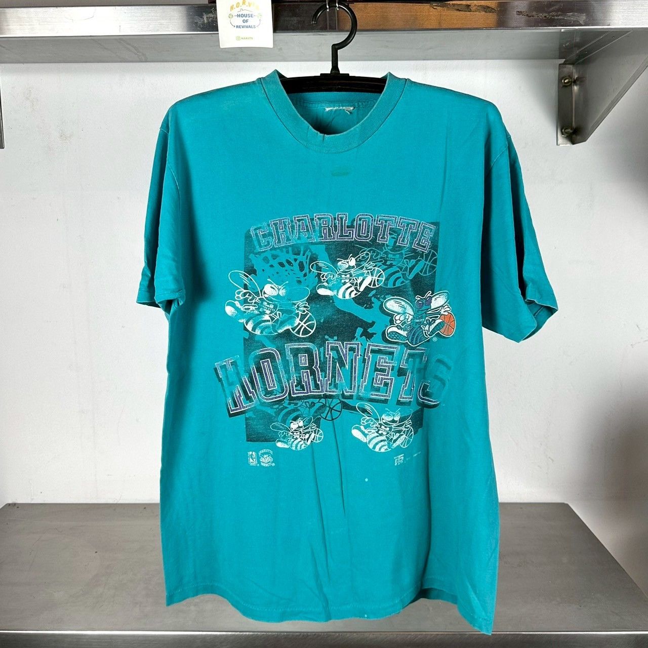 NBA × Vintage Vintage 90s Charlotte Hornets Basketball Graphic NBA T-shirt Size US L / EU 52-54 / 3 - 1 Thumbnail