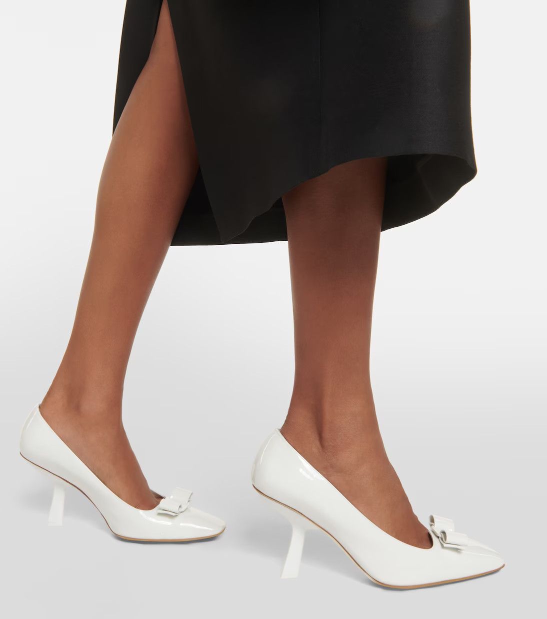 Salvatore Ferragamo o1s1rm0724 Leather Pumps in White Size US 7.5 / IT 37.5 - 5 Thumbnail