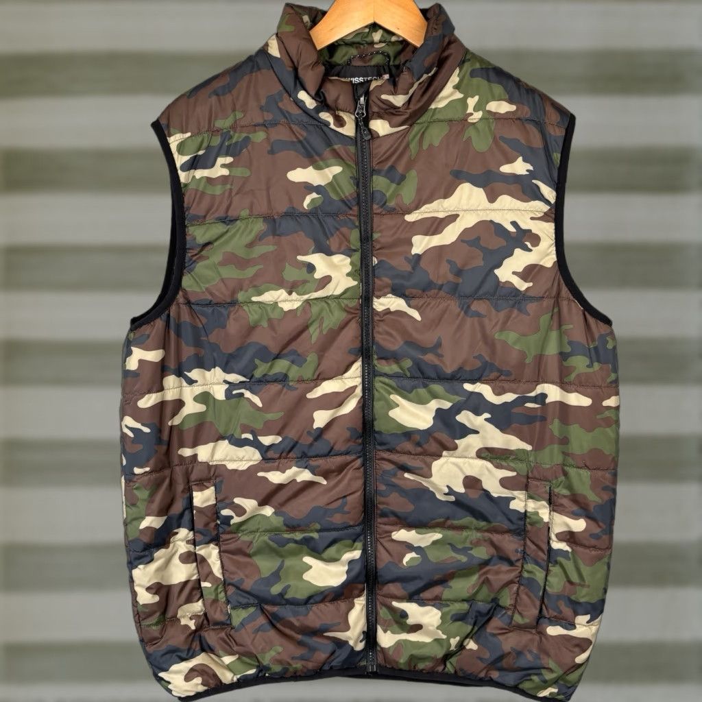 Vintage Swiss Tech Puffer Vest Mens Large Camouflage Full Zip Hunting Outdoor Pockets Vest Mens L Camouflage Full Zip Outdoor Puffer Jacket Style Outdoor Mens Size US L / EU 52-54 / 3 - 1 Thumbnail