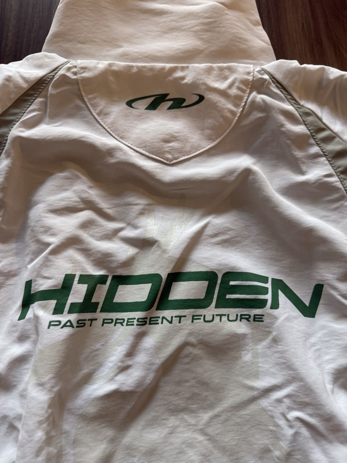 HIDDEN HIDDEN.NY Nylon Jacket White Green Past Present Future - L Size US L / EU 52-54 / 3 - 6 Thumbnail