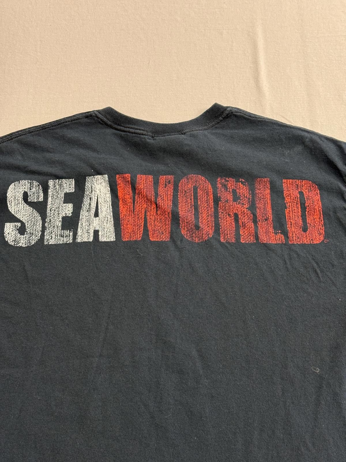 Other VIntage SeaWorld T-shirt Shark Bite Me Tee - Large Size US L / EU 52-54 / 3 - 6 Thumbnail
