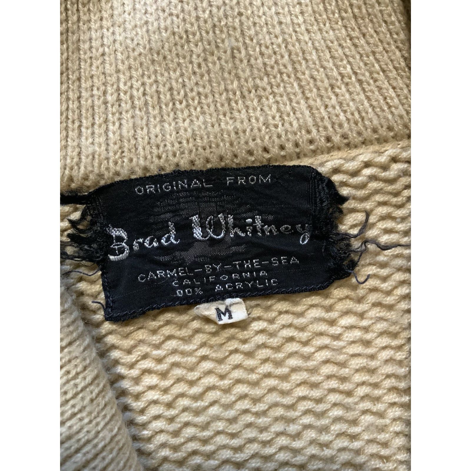 Vintage VINTAGE Brad Whitney Tan Cableknit Acrylic Knit Cardigan Sweater Sz. M 1970s Mens Boys? (no gender unnecessary) Size US M / EU 48-50 / 2 - 5 Thumbnail