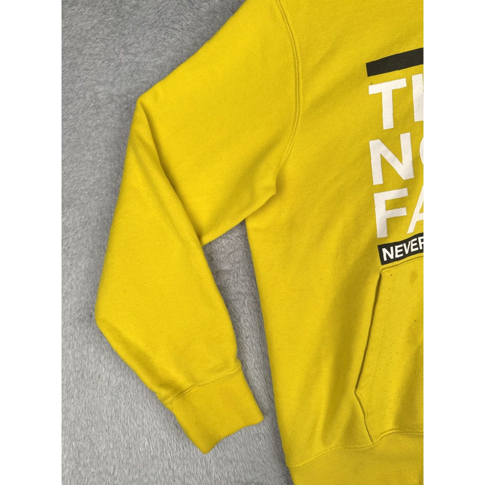 The North Face VINTAGE The North Face Hoodie Mens L Yellow Box Logo Never Stop Exploring Jersey Size US L / EU 52-54 / 3 - 3 Thumbnail