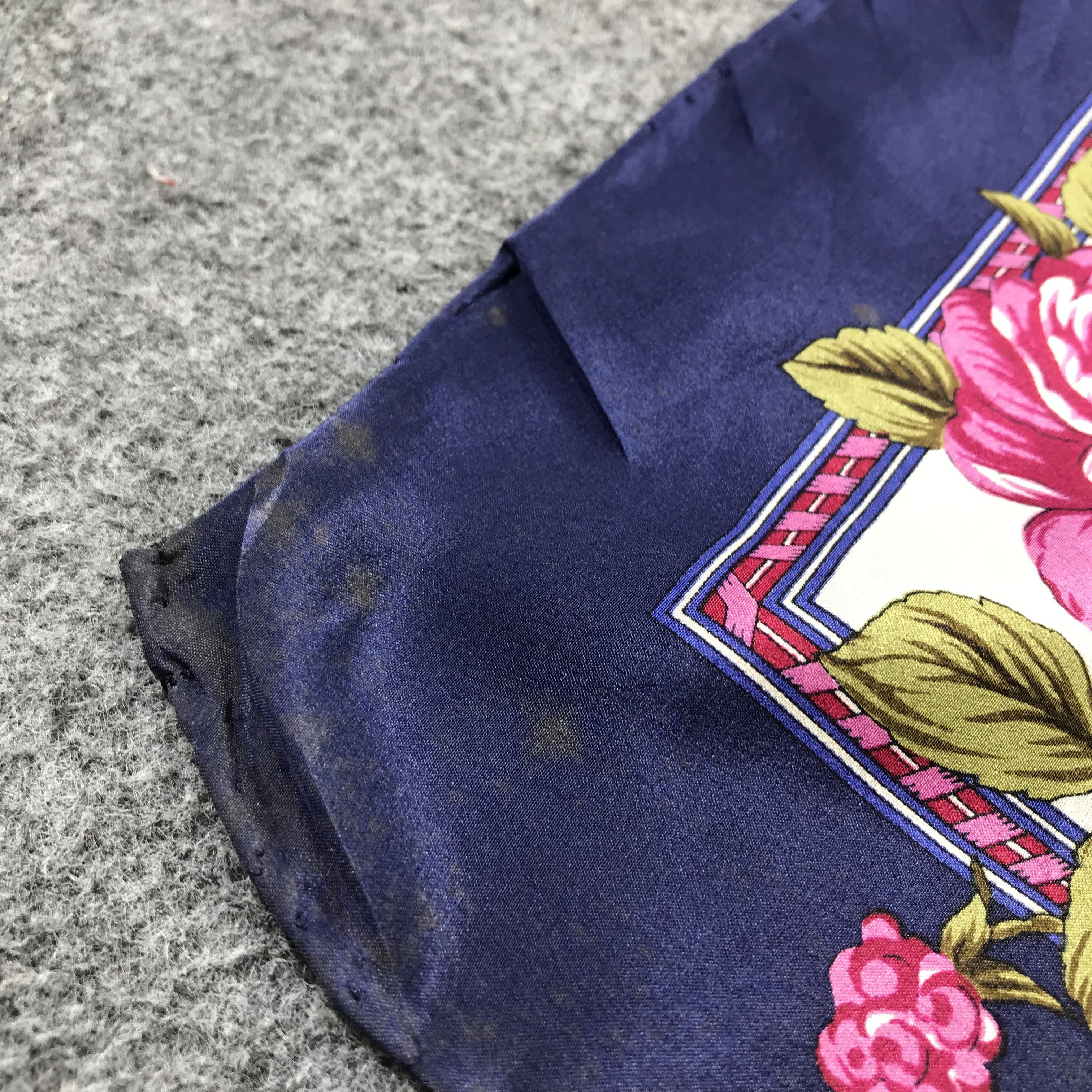 Japanese Brand Vintage Luxury Floral Silk Scarf M120 Size ONE SIZE - 7 Thumbnail