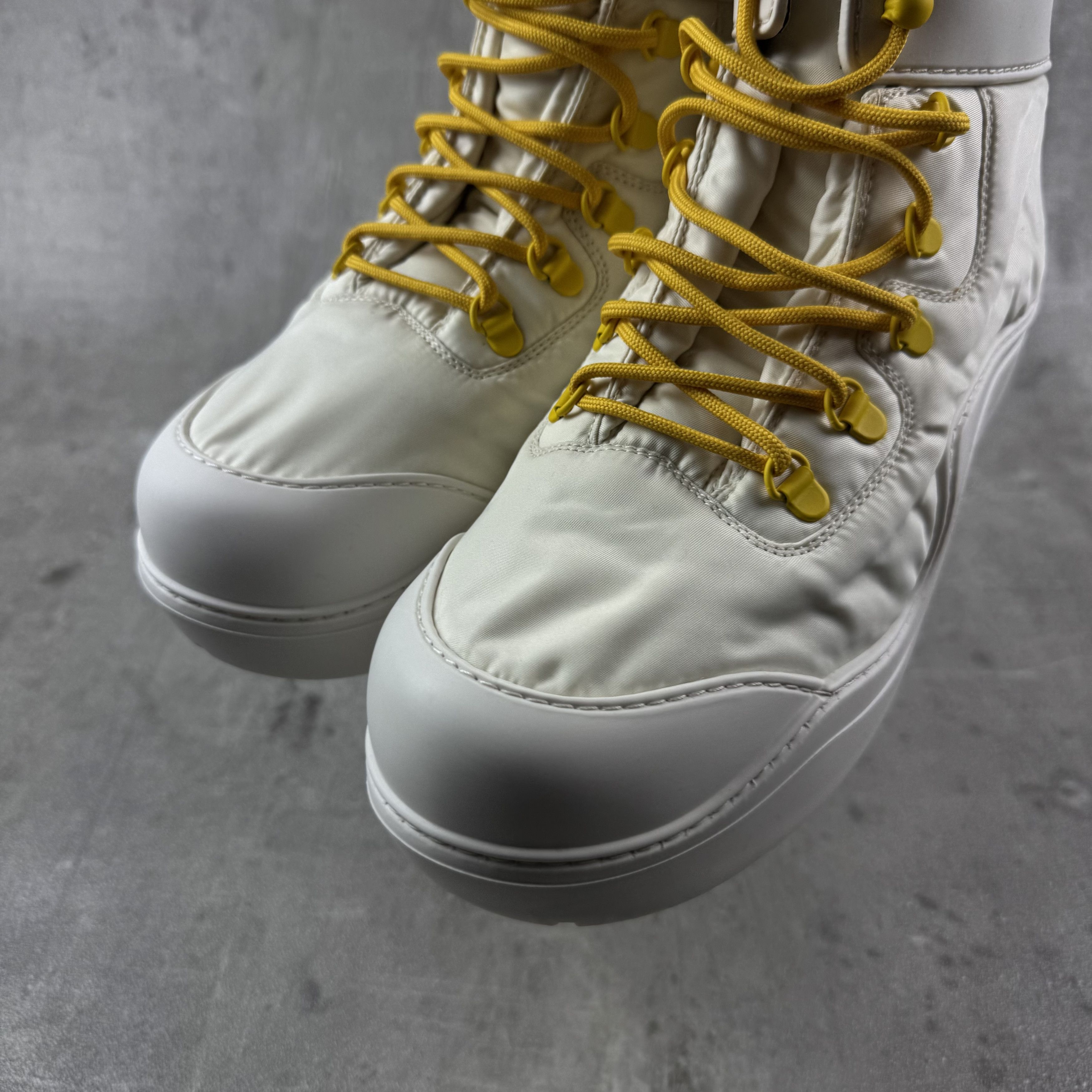 Bottega Veneta BOTTEGA VENETA Puddle Bomber Boots in White Size US 8 / EU 41 - 10 Thumbnail