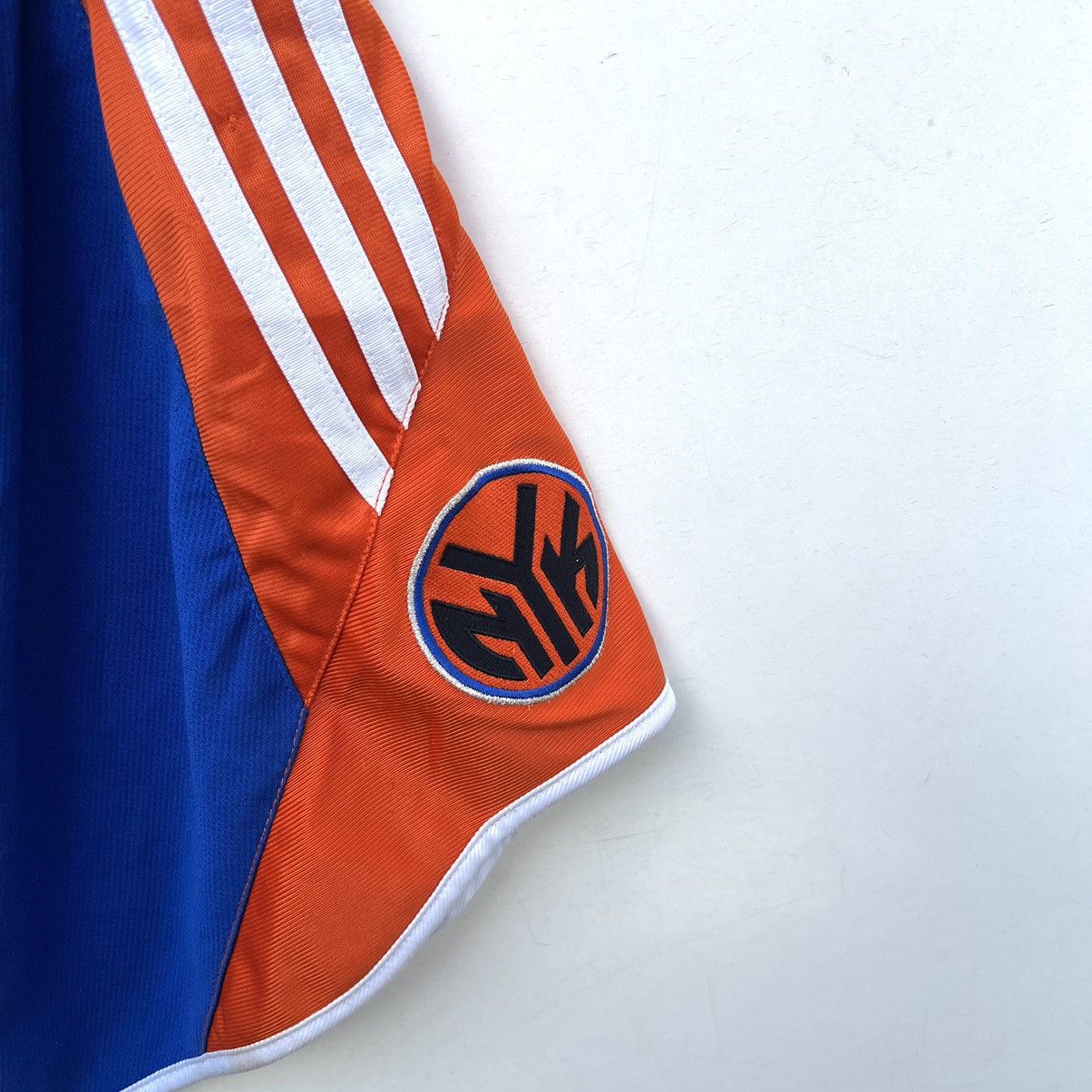Adidas × NBA NYK New York Knicks adidas shorts nba Size US 34 / EU 50 - 2 Thumbnail