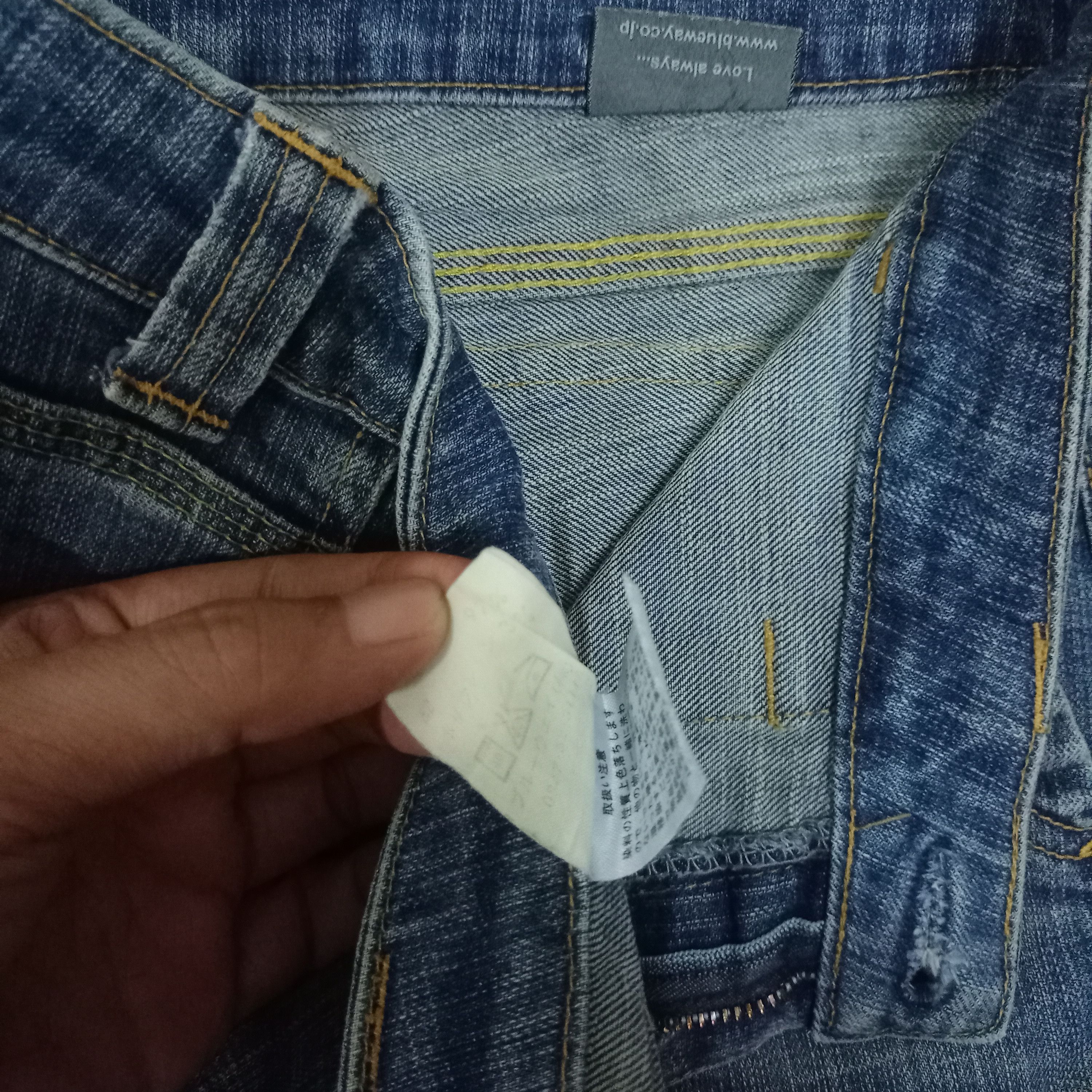 Japanese Brand Vintage Japanese Blue Way Blue Wash Flare Jeans Size 28" / US 6 / IT 42 - 7 Thumbnail