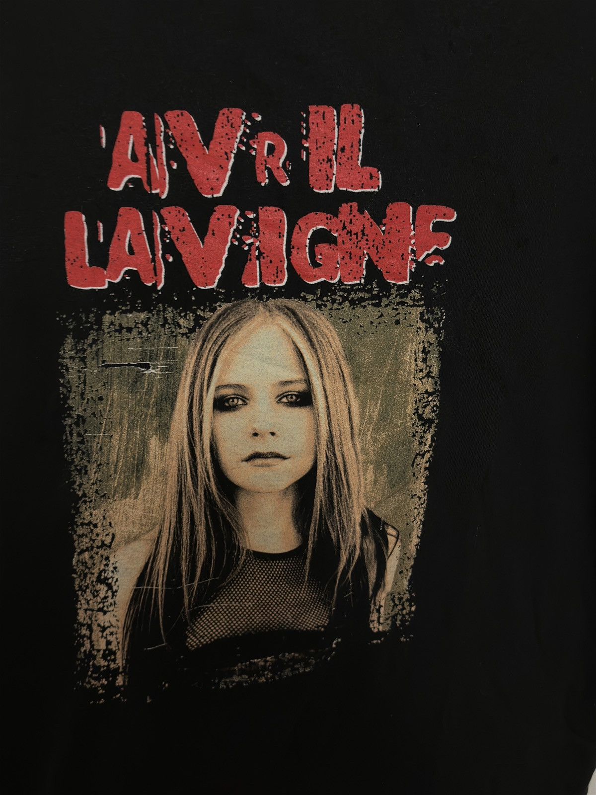 Vintage Vintage Avril Lavigne 2005 Japan Tour Bootleg Tee Size US L / EU 52-54 / 3 - 3 Thumbnail