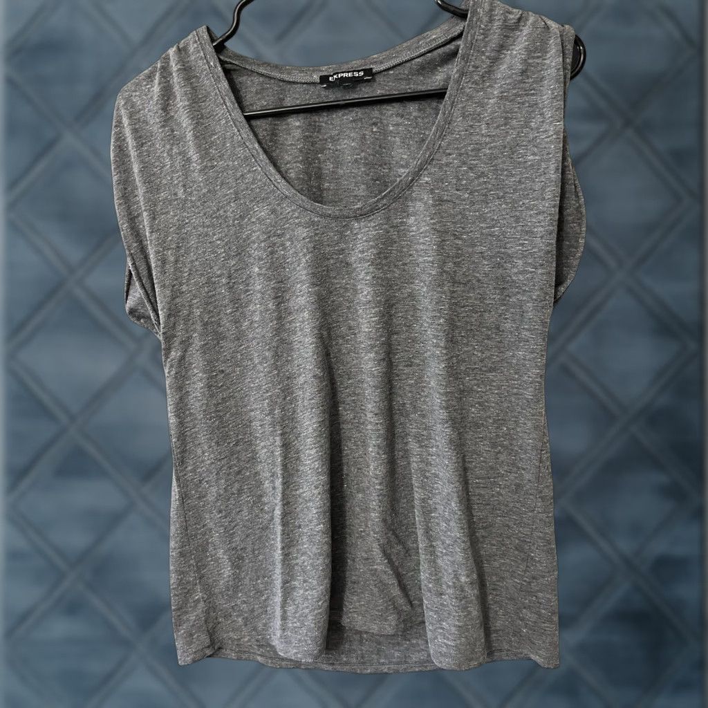 Express Express Adult Women's Medium Gray Solid Scoop neck Casual Shirt Size M / US 6-8 / IT 42-44 - 1 Thumbnail
