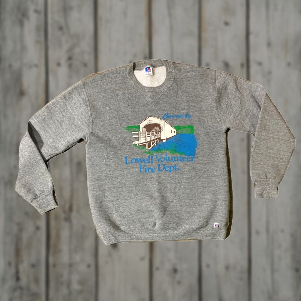 Russell Athletic Russell Athletic Mens Crewneck Sweatshirt Medium Vintage Lowell Fire Department Size US M / EU 48-50 / 2 - 1 Thumbnail