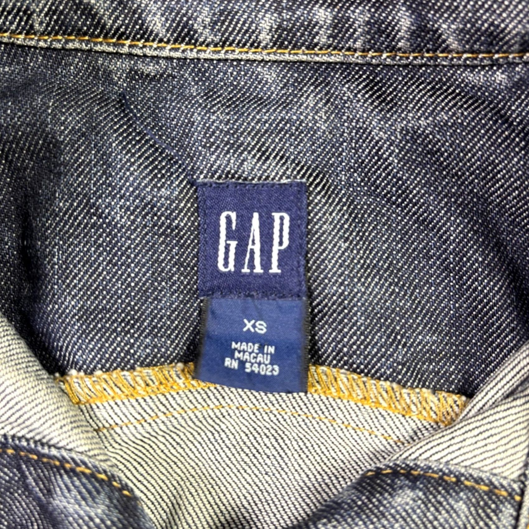 Gap Gap Denim Jacket Womens XS Dark Wash Distressed Trucker Jean Jacket Blue Y2K Denim Jacket Womens XS Blue Distressed Jeans Jacket Short Jacket Button Size 26" / US 2 / IT 38 - 3 Thumbnail