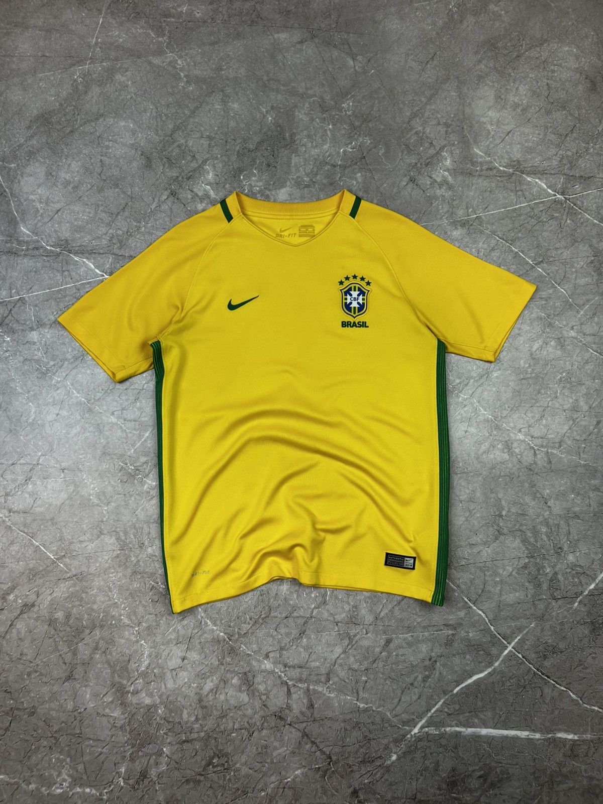 Nike Vintage Nike Brazil Jersey Football Soccer Y2k Blockcore S Size US S / EU 44-46 / 1 - 1 Thumbnail