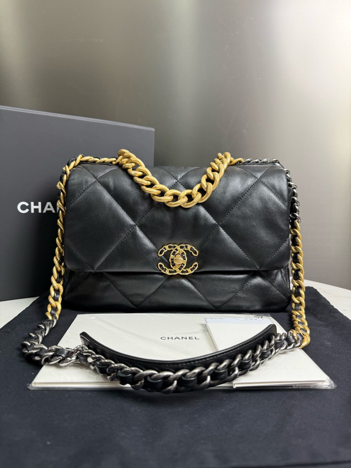 Chanel Pre-loved Bag Very good condition Size ONE SIZE - 1 Thumbnail