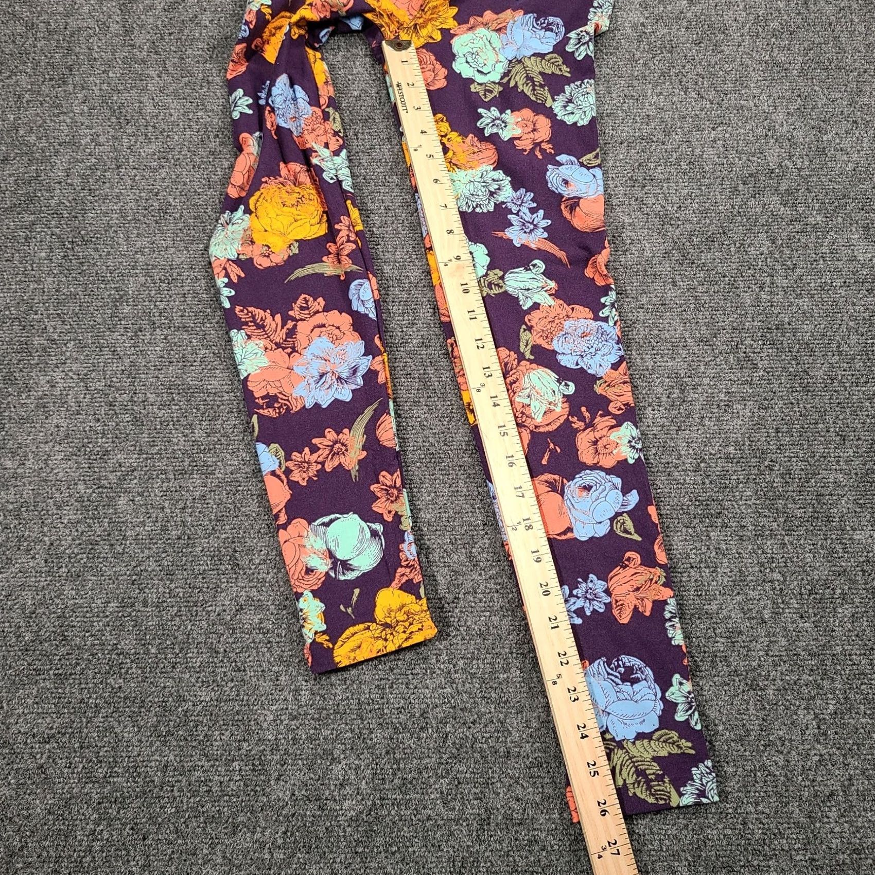 Vintage LulaRoe Leggings Womens One Size Purple Floral Mid-Rise Skinny Stretch Pull On Size 42" / US 20 - 6 Thumbnail