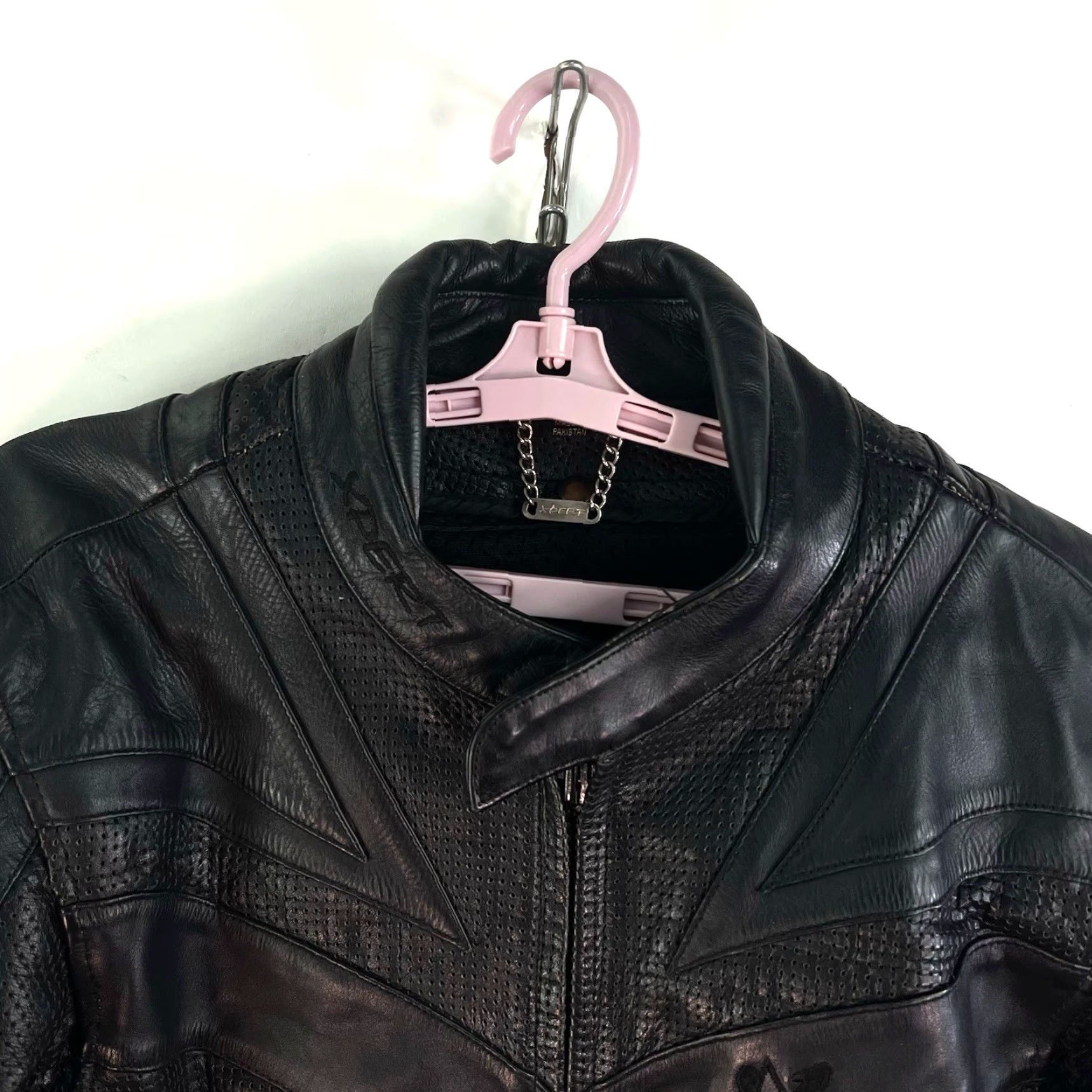 Vintage VINTAGE Xpert Motorcycle Jacket Black Leather Padded 42 Men Sportswear Normal Fit Mid-Length Band Collar Jacket/Moto Size US XS / EU 42 / 0 - 3 Thumbnail