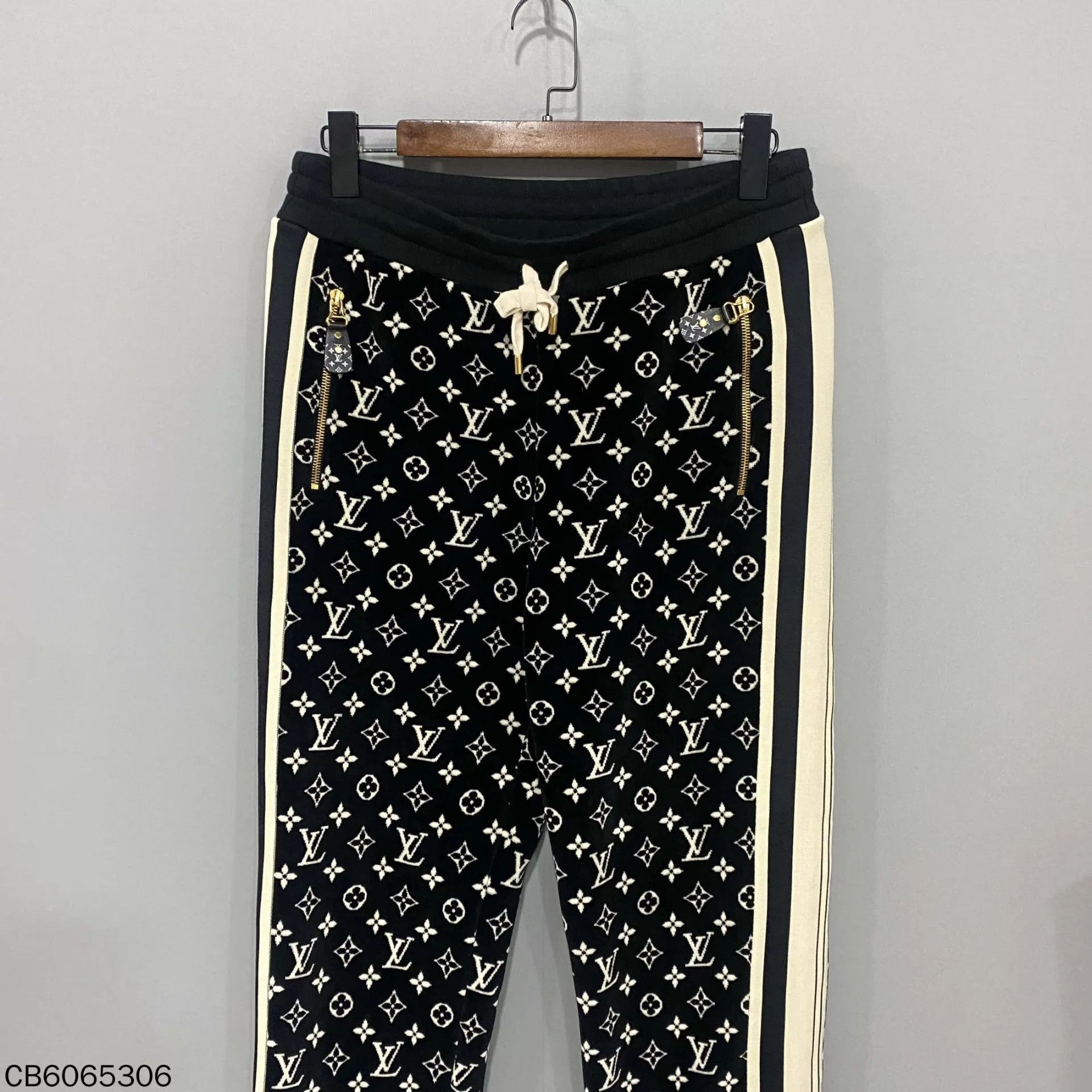 Louis Vuitton LV 99 New Flocked Monogram All Over Pants S Size 26" / US 2 / IT 38 - 2 Thumbnail