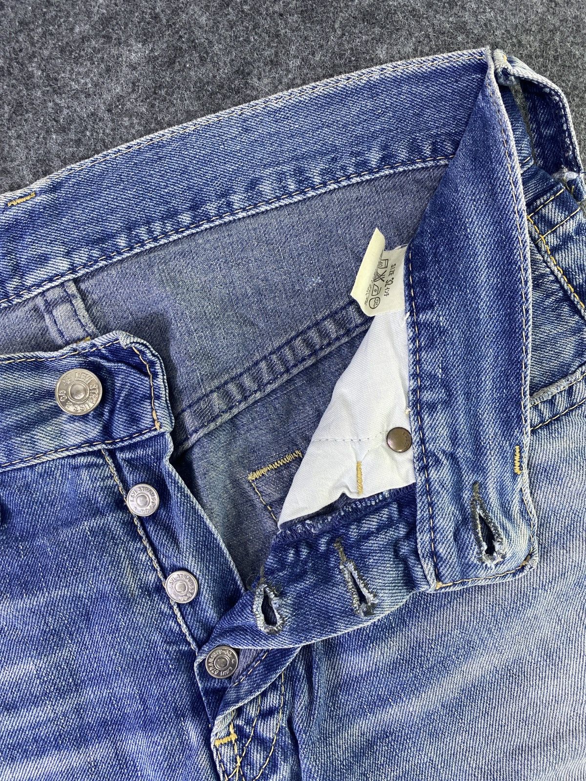Jean × Levi's × Vintage Vintage Levis 901 Jeans Distress Blue Wash - J917 Size US 34 / EU 50 - 5 Thumbnail