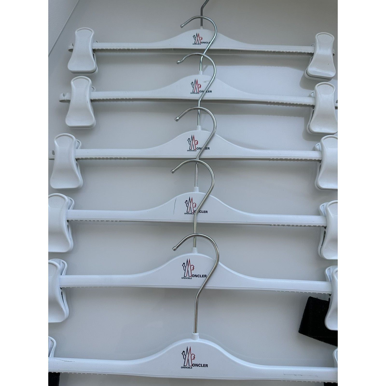 Moncler Moncler Grenoble made in italy plastic white hangers Size ONE SIZE - 4 Thumbnail