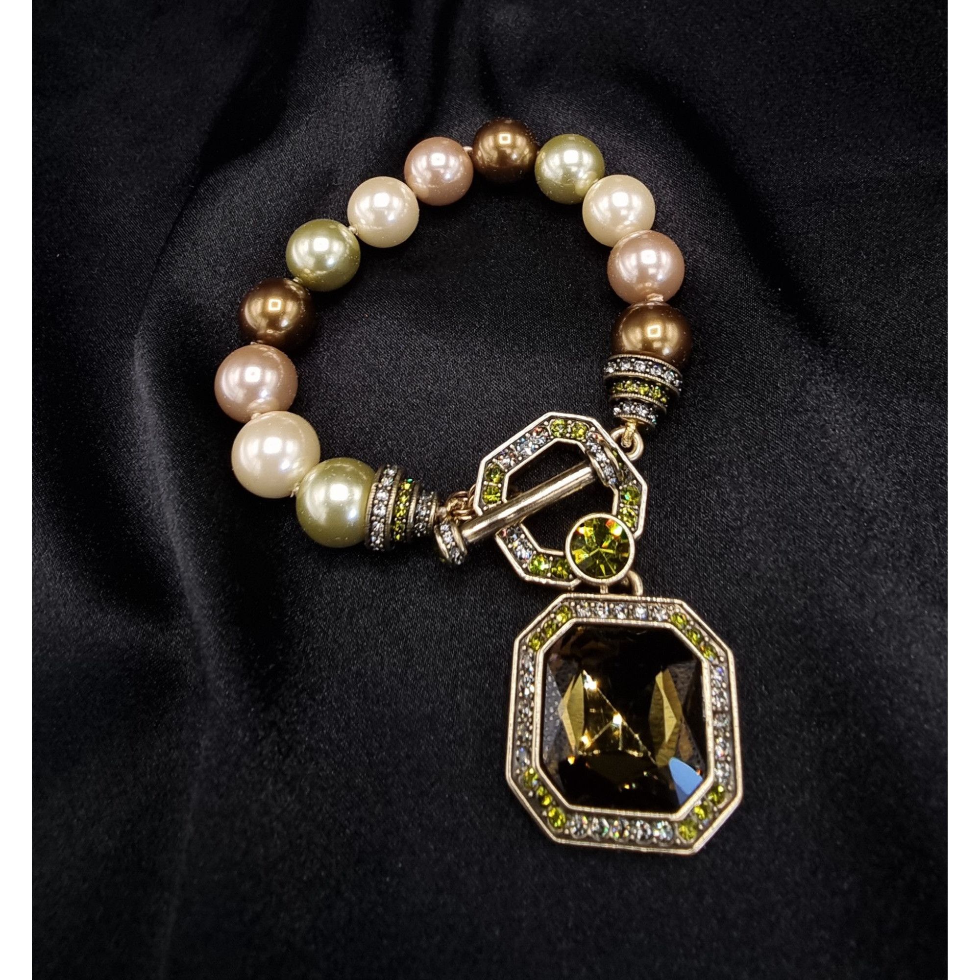 Vintage Heidi Daus Pearl-Like Beaded Bracelet With Smoky Stone & Cry Size ONE SIZE - 1 Thumbnail