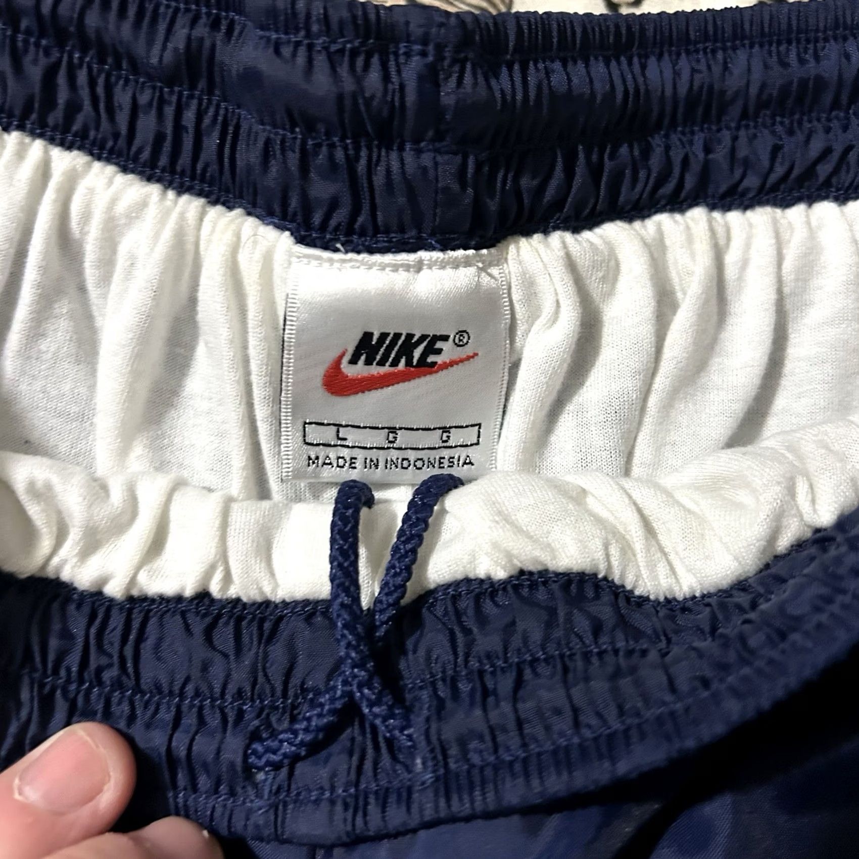 Nike VINTAGE Nike Track Pants Baggy Windbreaker 90s Navy Size Large Men L Blue Size US 33 - 4 Thumbnail