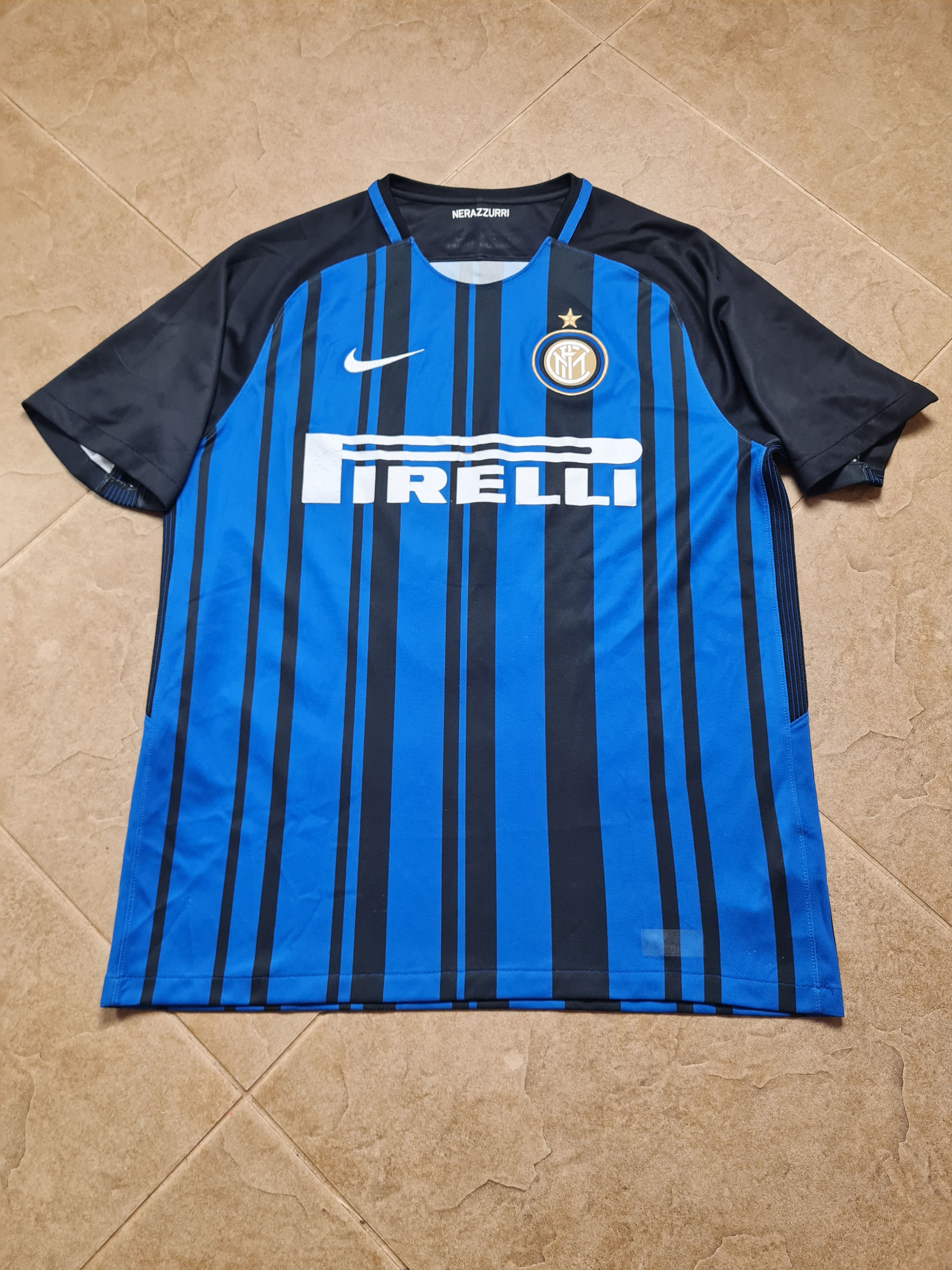 Nike JERSEY NIKE INTER MILAN 2017 2018 ICARDI #9 SHIRT FOOTBALL Size US L / EU 52-54 / 3 - 5 Thumbnail