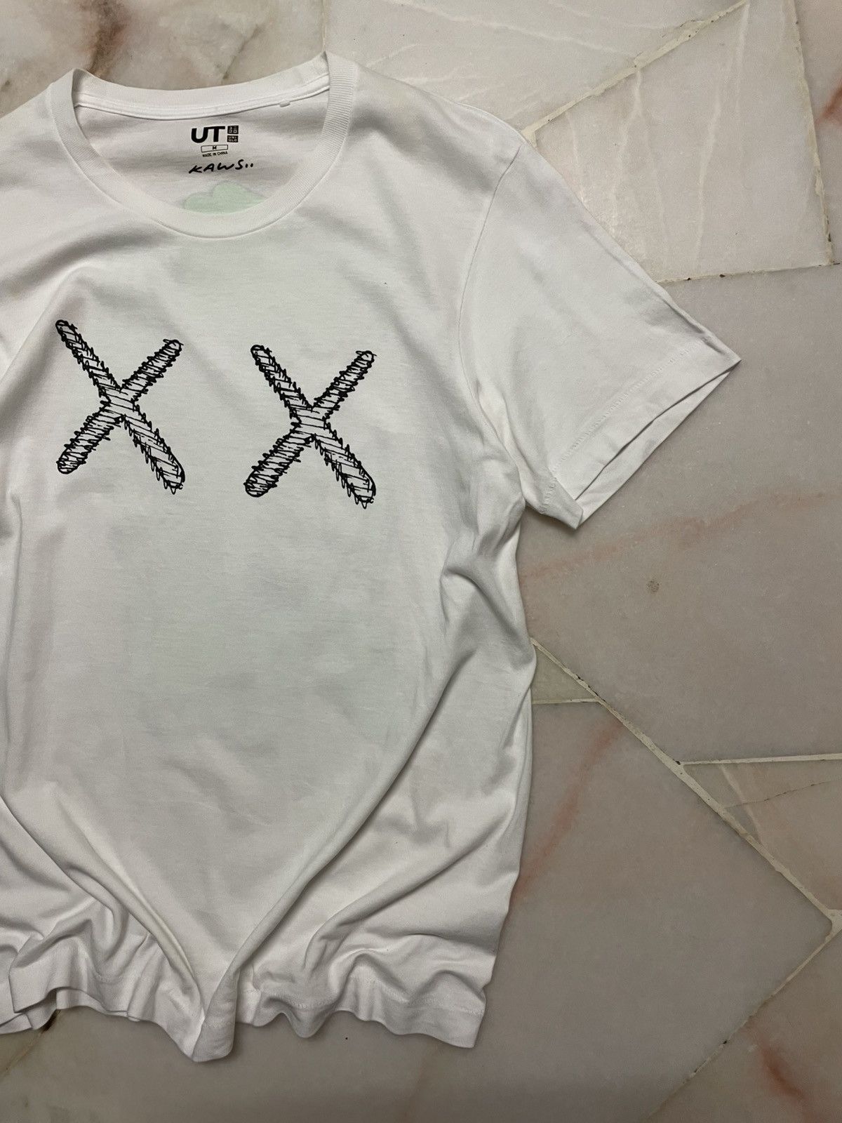 Kaws 💥Rare💥Uniqlo Kaws Rare Backhit Print Sick Bones Mega Print Size US M / EU 48-50 / 2 - 12 Thumbnail