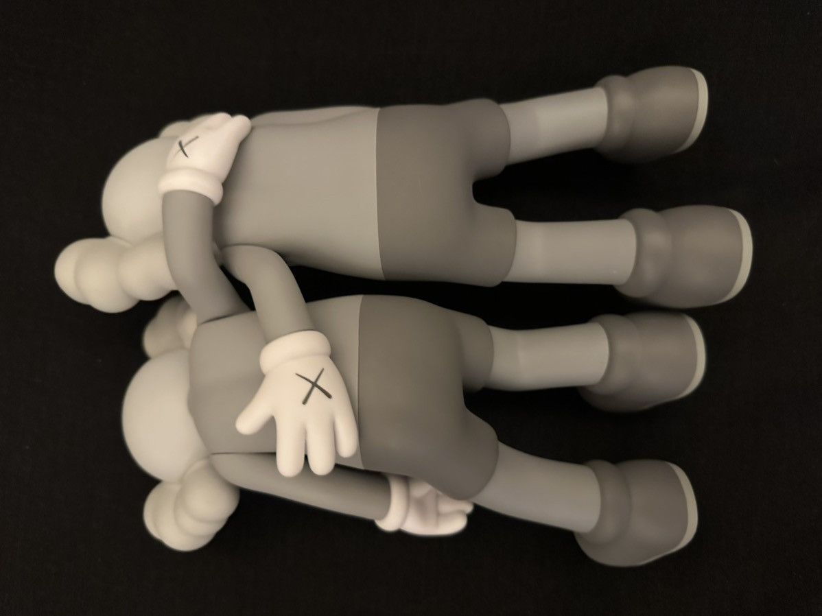 Kaws Kaws “Along The Way” Grey Figures Size ONE SIZE - 3 Thumbnail