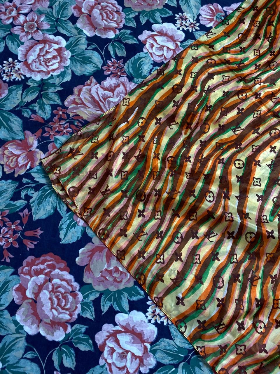 Louis Vuitton Louis Vuitton Multicolor Silk Geometric Shawl Scarf . Size ONE SIZE - 6 Thumbnail