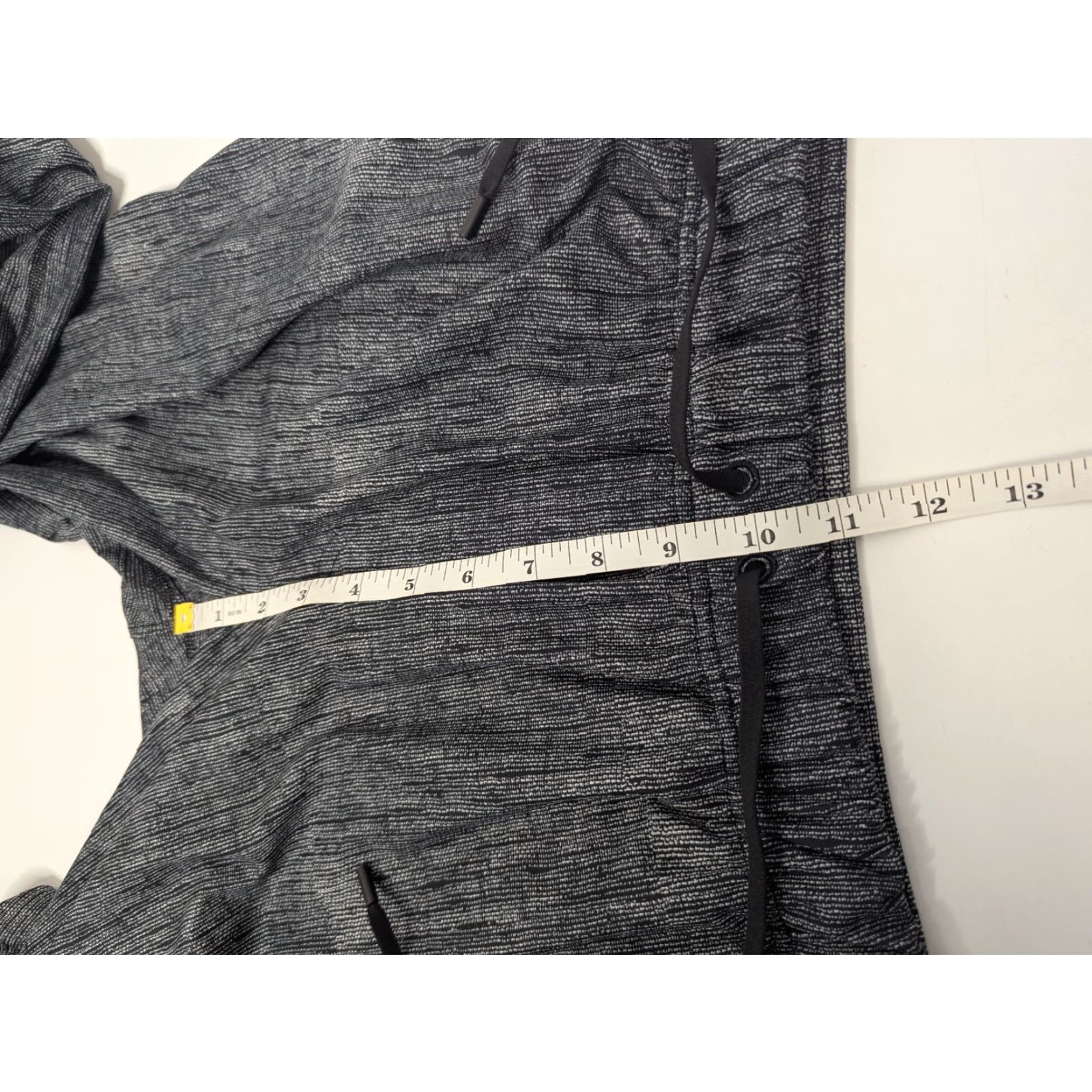 Lululemon LULULEMON Jet Crop Luxtreme Pants Gray Black Drawstring Jogger Size 4 Pockets Moisture Wicking Slim Tapered Athleisure Womens Size 27" / US 4 / IT 40 - 6 Thumbnail