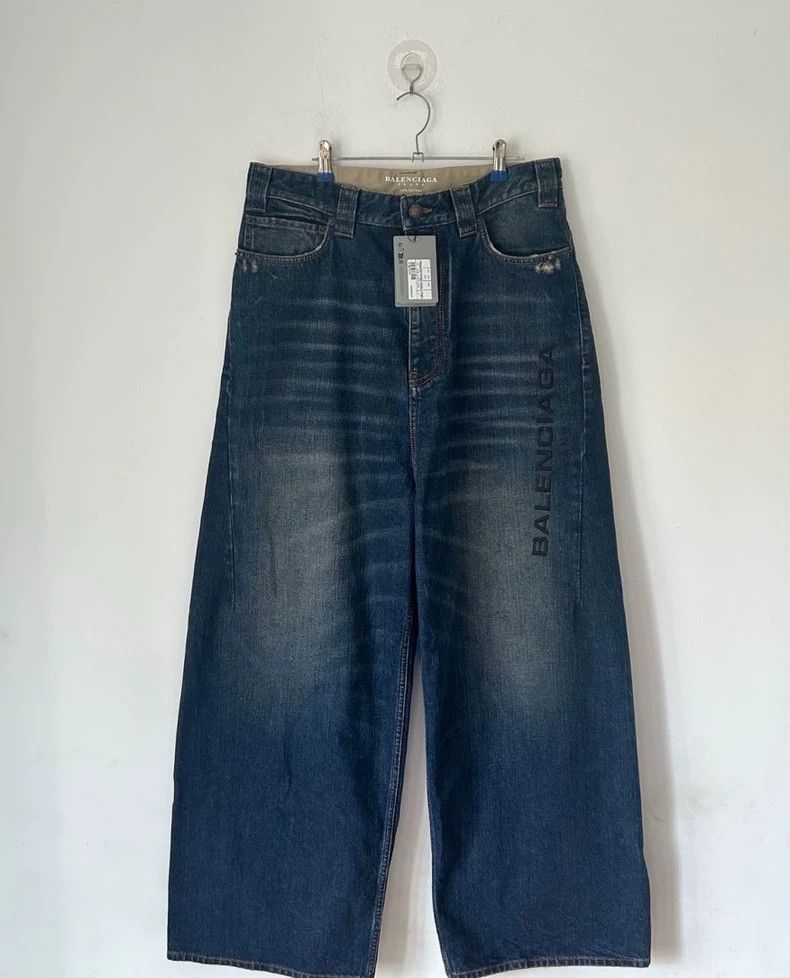 Balenciaga Balenciaga size M Embroidered letter baggy loose jeans Size US 26 / EU 42 - 1 Thumbnail