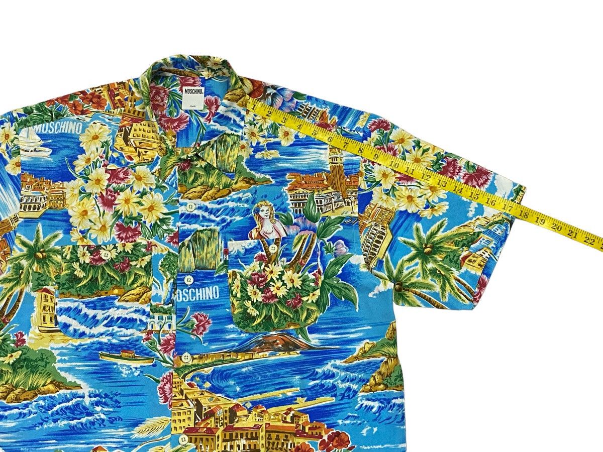 Moschino Rare‼️Moschino Hawaiian Shirt Button Ups Size US L / EU 52-54 / 3 - 8 Thumbnail