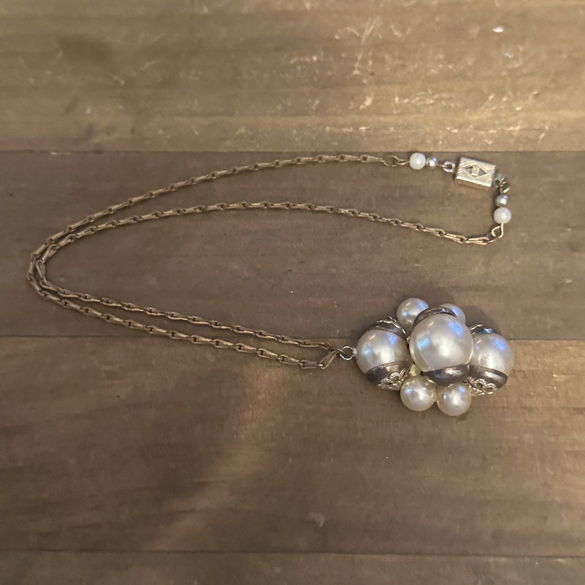 Vintage Vintage gold tone cluster pearl pendant necklace Size ONE SIZE - 6 Thumbnail