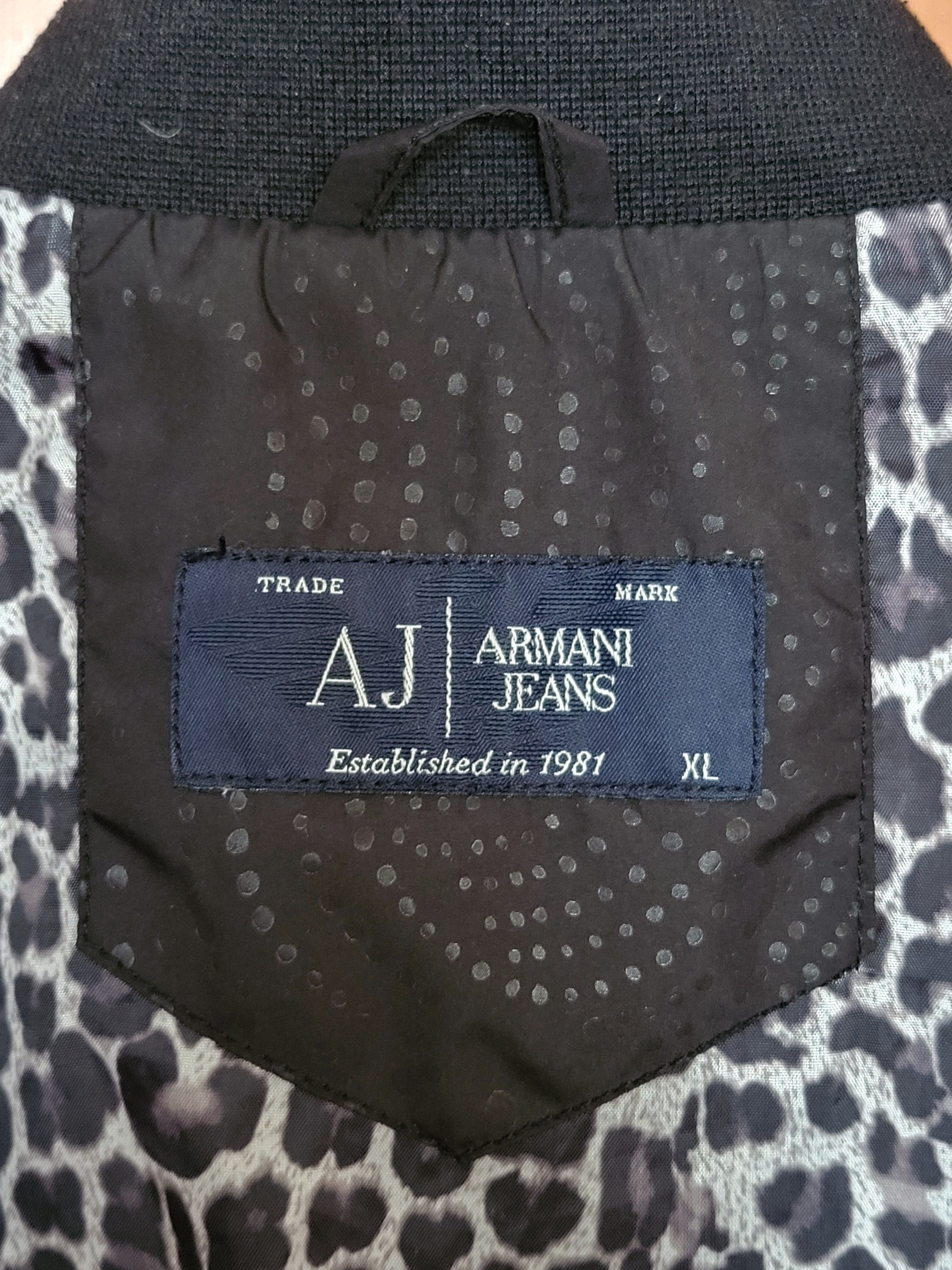 Armani bomber Armani Jeans 🇮🇹 Italy.Size XL but fit L. Size US XL / EU 56 / 4 - 6 Thumbnail