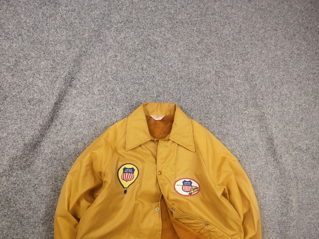 Vintage Vintage 70s The Warm USA union Pacific Railroad Coach Jacket Size US M / EU 48-50 / 2 - 1 Thumbnail