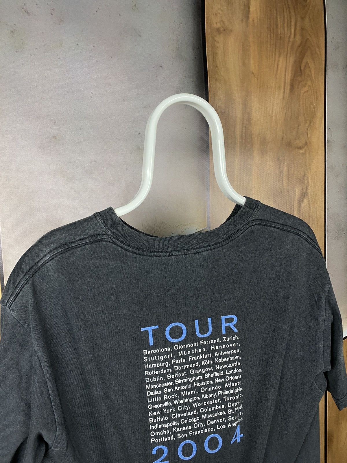 Band Tees 🎸Vintage 2004 T-Shirt Eric Clapton Rock Band VTG Tour Tee🎸 Size US M / EU 48-50 / 2 - 11 Thumbnail