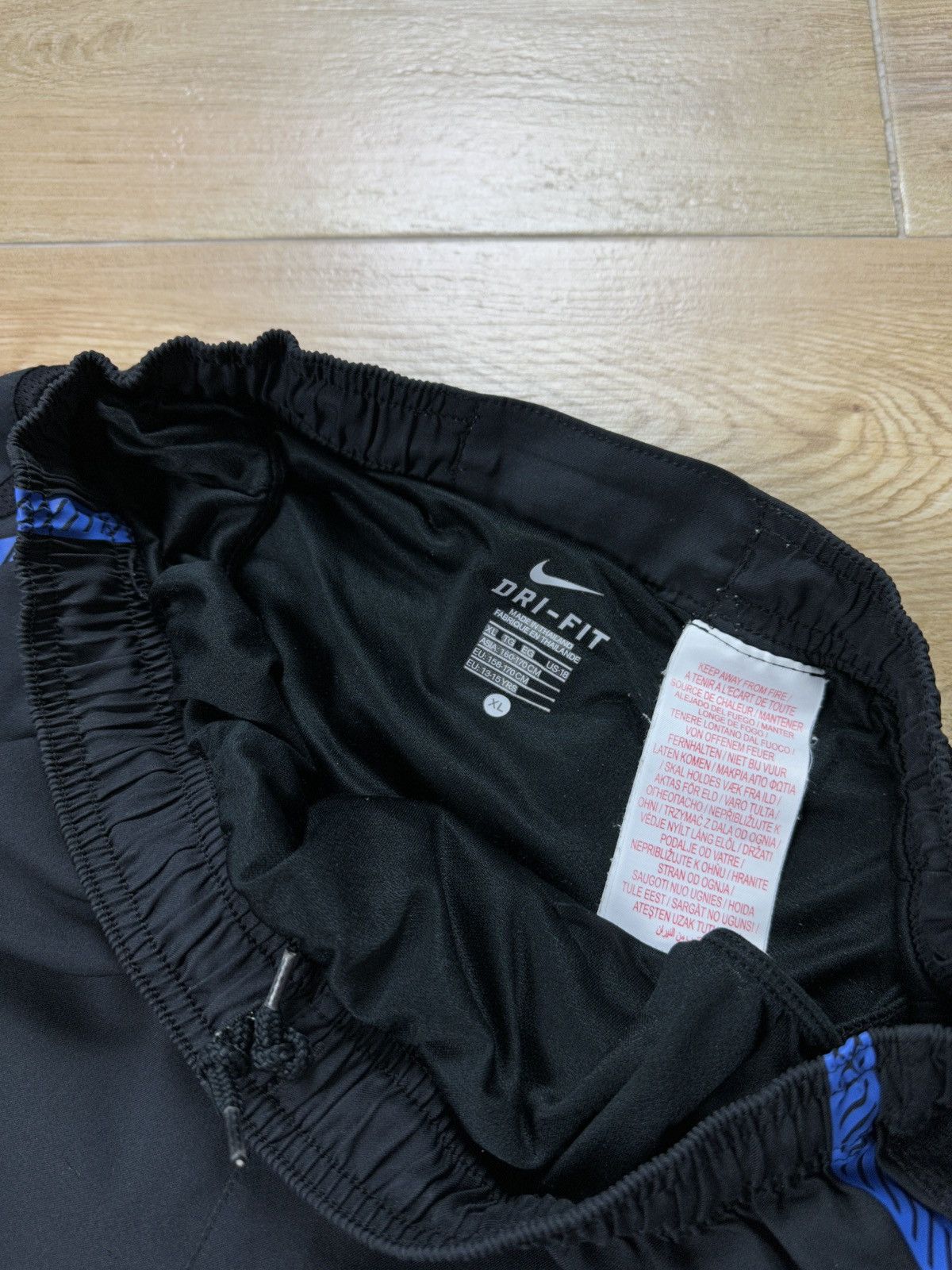 Nike × Vintage Nike Inter Milan Soccer Shorts Size US 29 - 6 Thumbnail