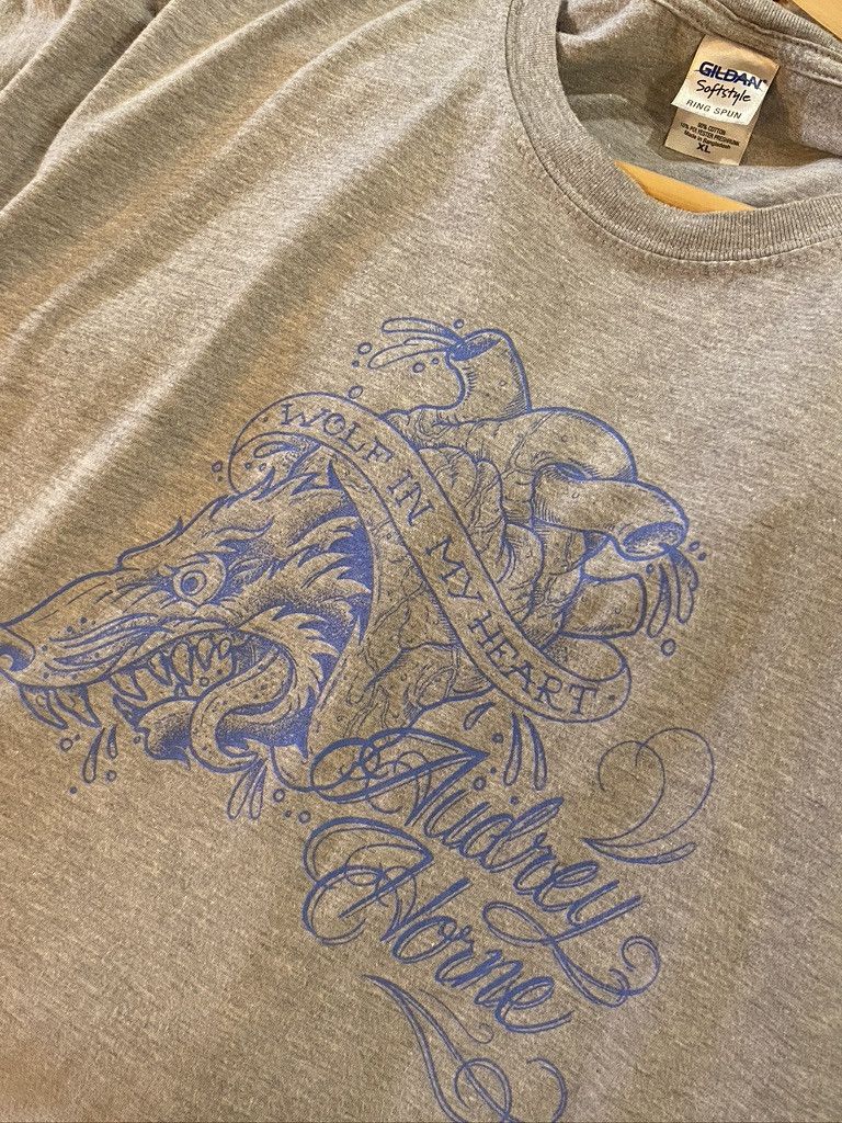 Band Tees × Gildan 2014 Audrey Horne Pure Heavy Album Wolf My Heart Band Tee Size US XL / EU 56 / 4 - 6 Thumbnail