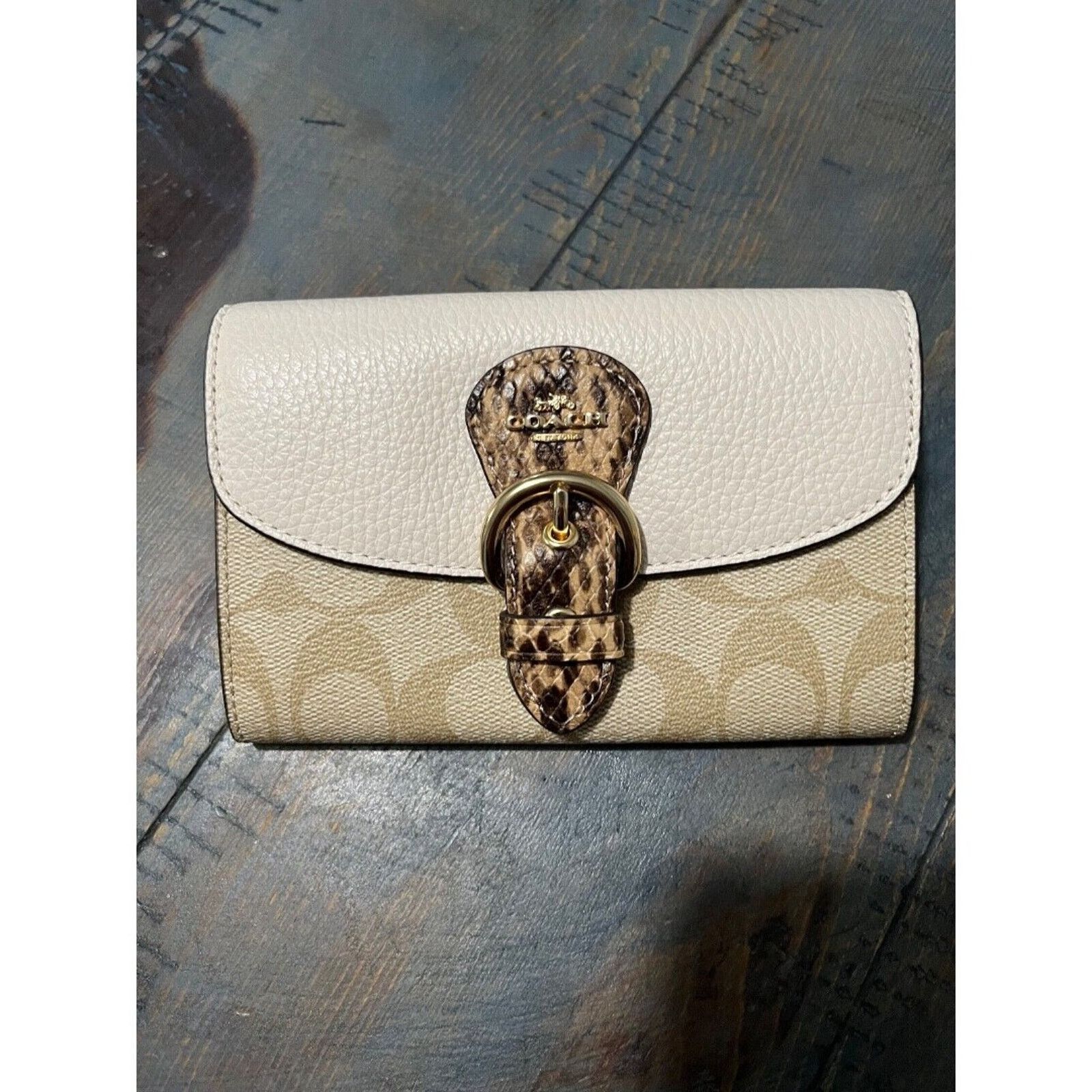 Coach NWT Coach Kleo Wallet Sig Canvas Gold/Lt Khaki Chalk CA440 Size ONE SIZE - 1 Thumbnail