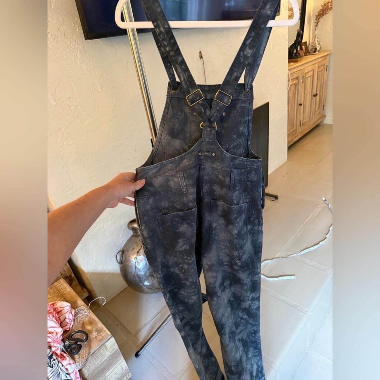 Anthropologie Anthro NWT The Wanderer Tie Dye Denim Overalls Size 27 Size 27" / US 4 / IT 40 - 9 Thumbnail