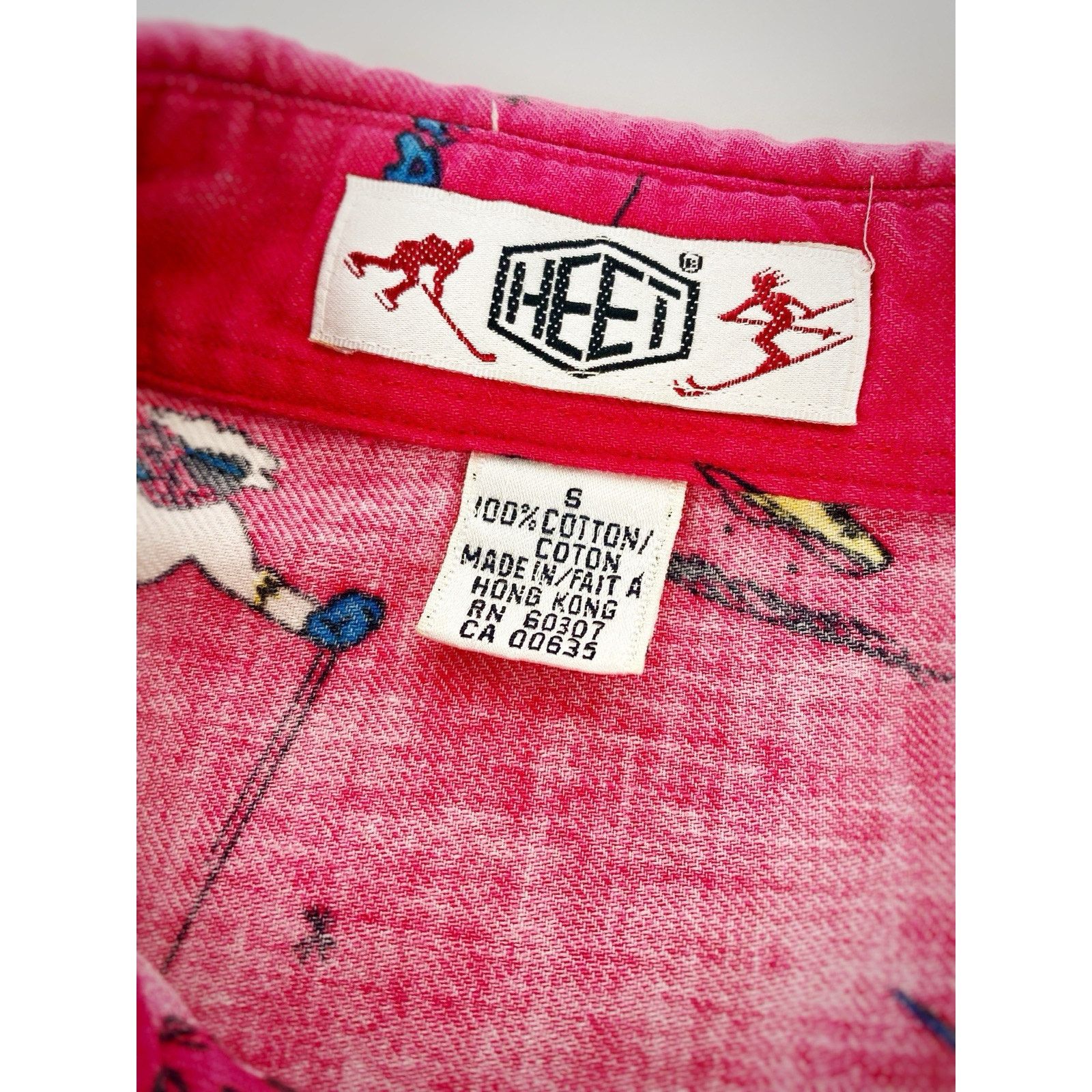 Vintage VTG Heet Cartoon Sports Button Up Shirt Distressed Sz S Size US S / EU 44-46 / 1 - 10 Thumbnail