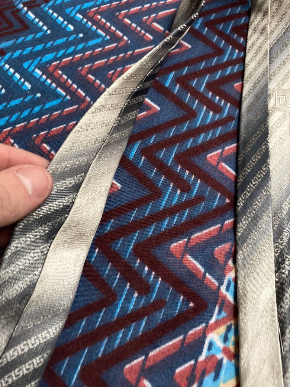 Versace Vintage Versace Classic Luxury Printed Silk Tie Size ONE SIZE - 7 Thumbnail