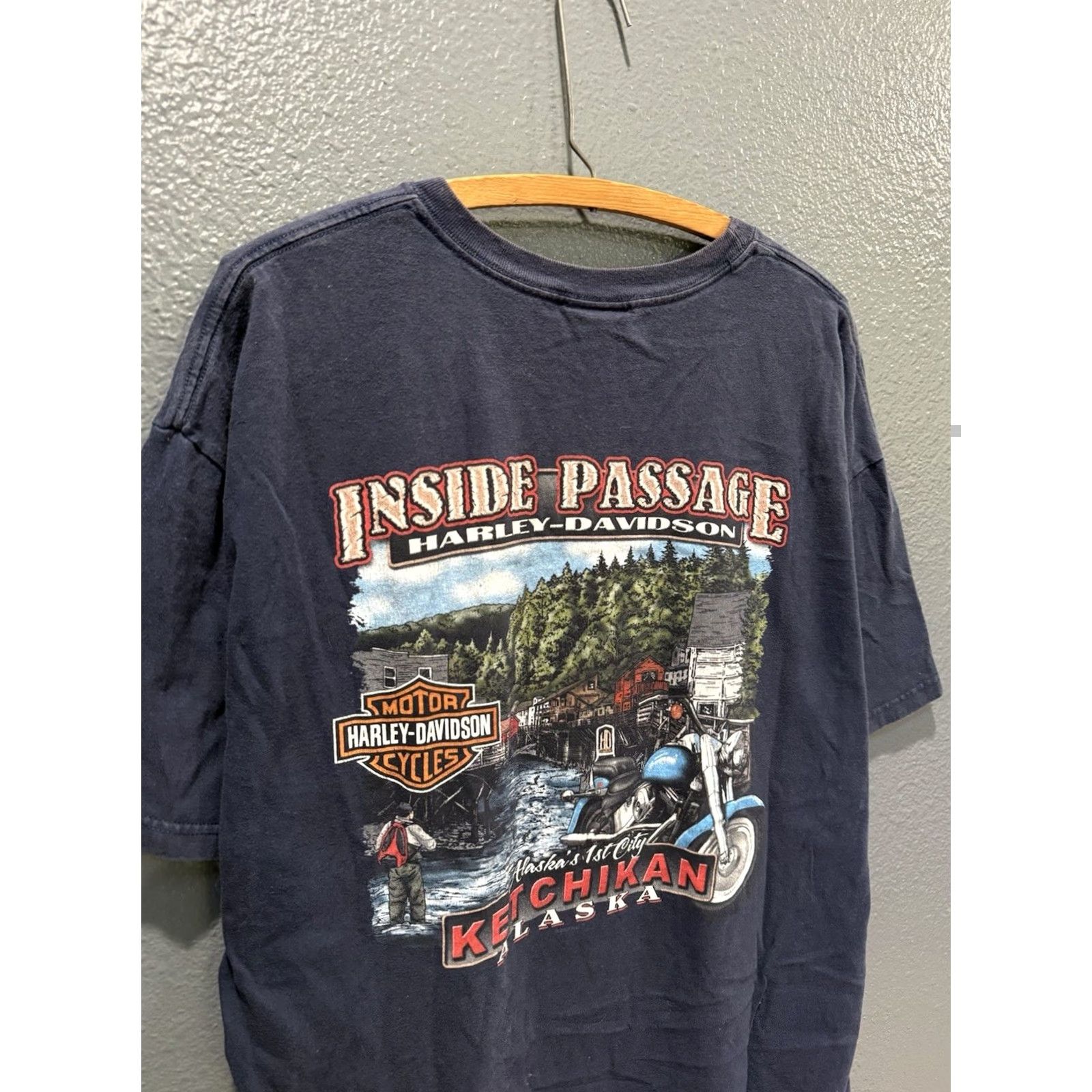 Harley Davidson VINTAGE Harley-Davidson Motorcycles Alaska Blue Tee Shirt XL Mens T-Shirt Blue Faded Vintage 90s Y2K Motorcycle Harley-Davidson Shirt XL Mens Size US XL / EU 56 / 4 - 2 Thumbnail