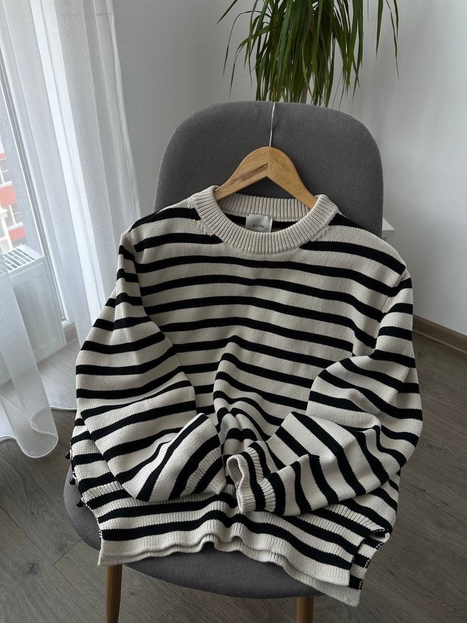 Japanese Brand × Vintage Vintage Alysi Striped Knit White Sweater Size US S / EU 44-46 / 1 - 15 Thumbnail