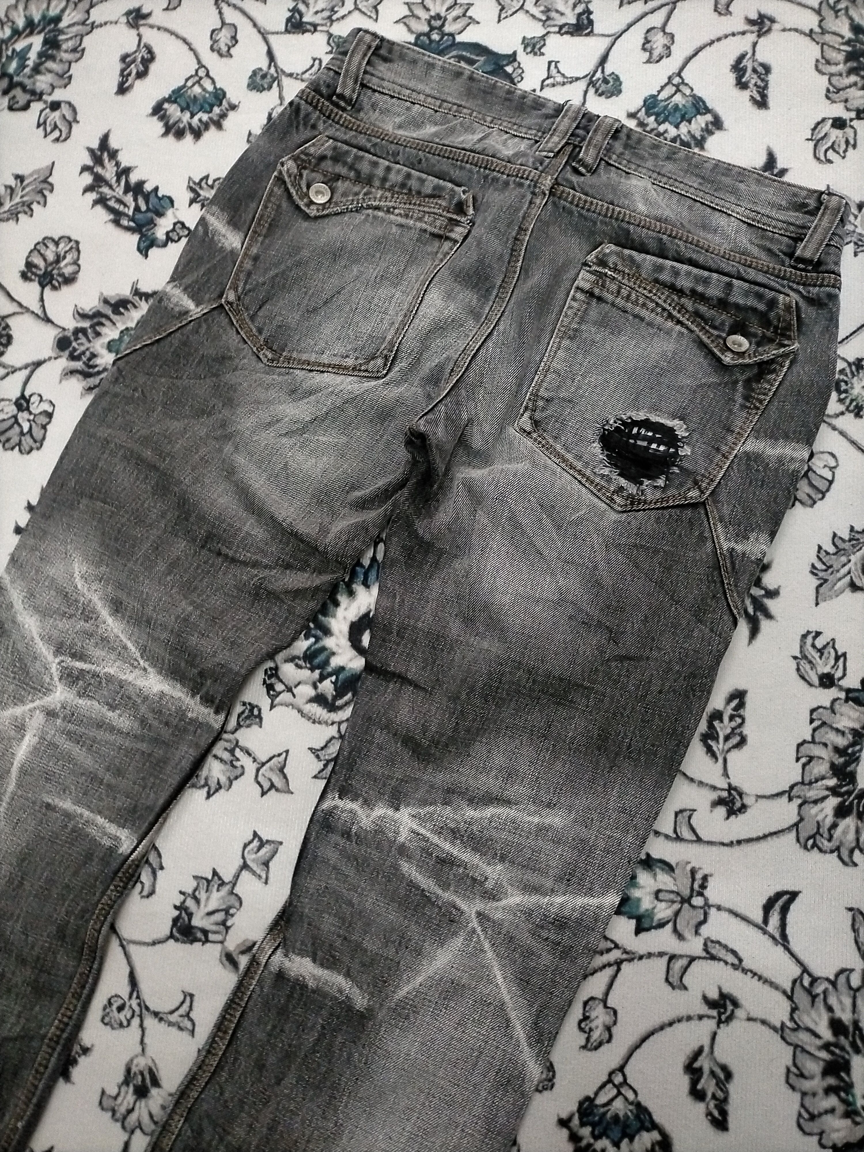 Beauty Beast 🔥Flare🔥 Nicole Distressed Ripped Rare Jeans Size US 31 - 8 Thumbnail