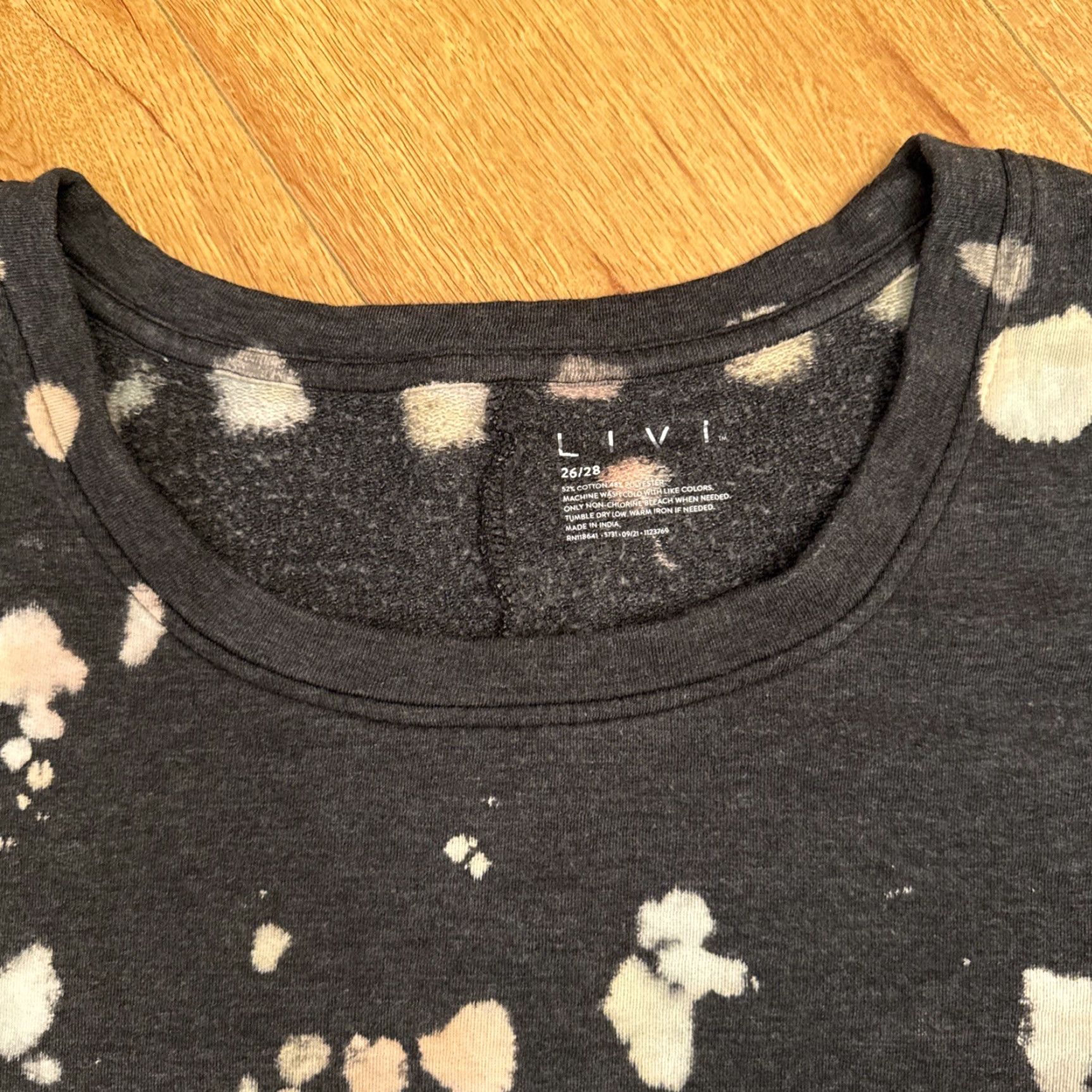 Vintage Livi Lane Bryant Gray Polka Dot Tie Dye Sweatshirt Women 28 Boho Pullover Long Sleeve Product Size 28 Womens Size 4XL / US 24-26 - 6 Thumbnail