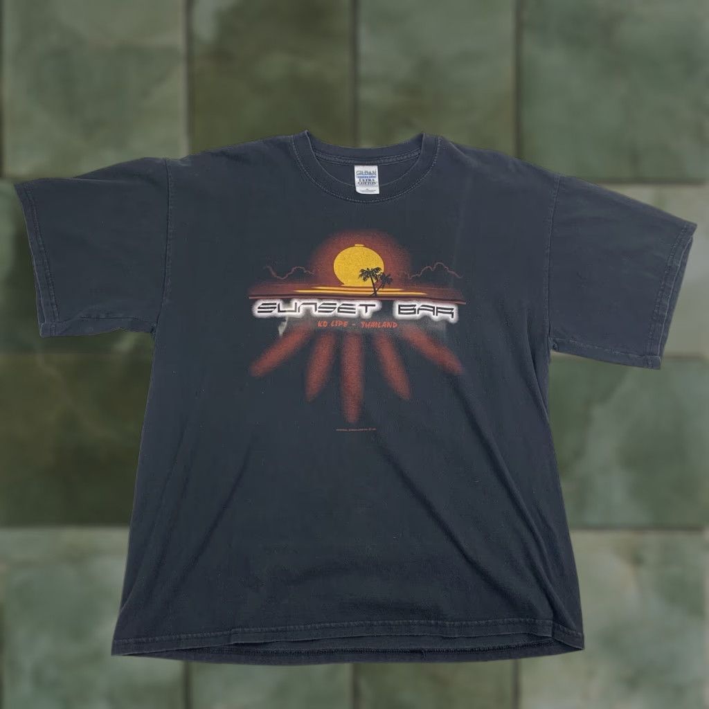 Gildan Vintage Sunset Bar Thailand Shirt Adult XL Blaxk Outdoors Nature Grunge Y2K Size US XL / EU 56 / 4 - 1 Thumbnail